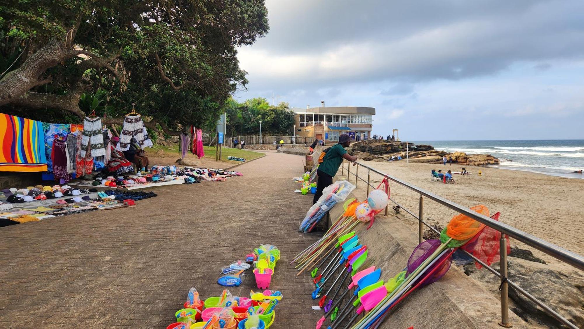Topanga 17 Uvongo Beach Eksteriør billede
