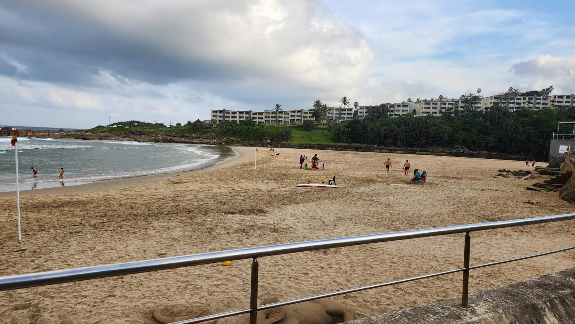 Topanga 17 Uvongo Beach Eksteriør billede