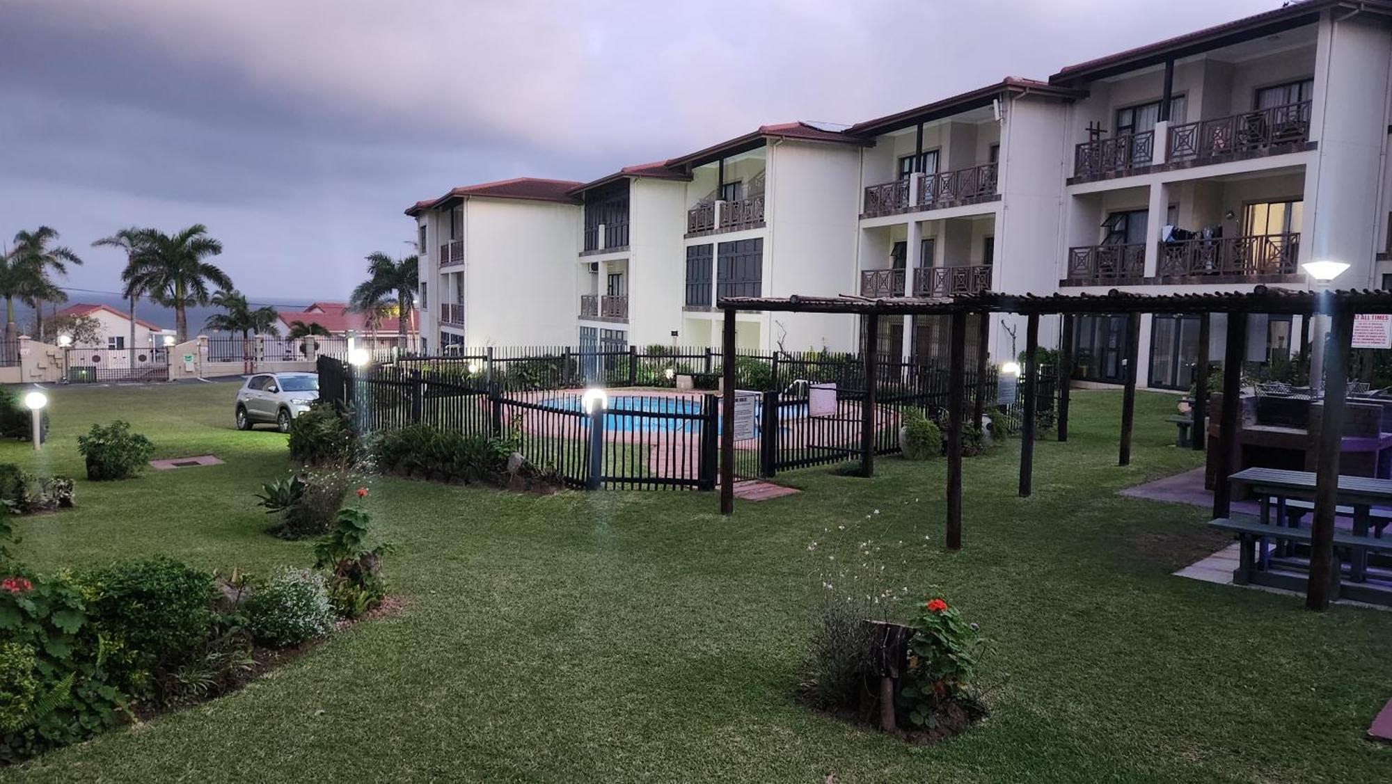 Topanga 17 Uvongo Beach Eksteriør billede